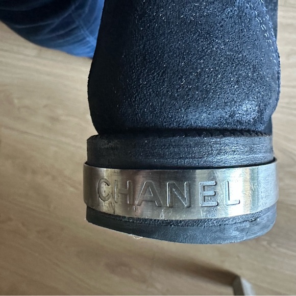 Chanel suede interlocking cc logo combat boots - Picture 2 of 6